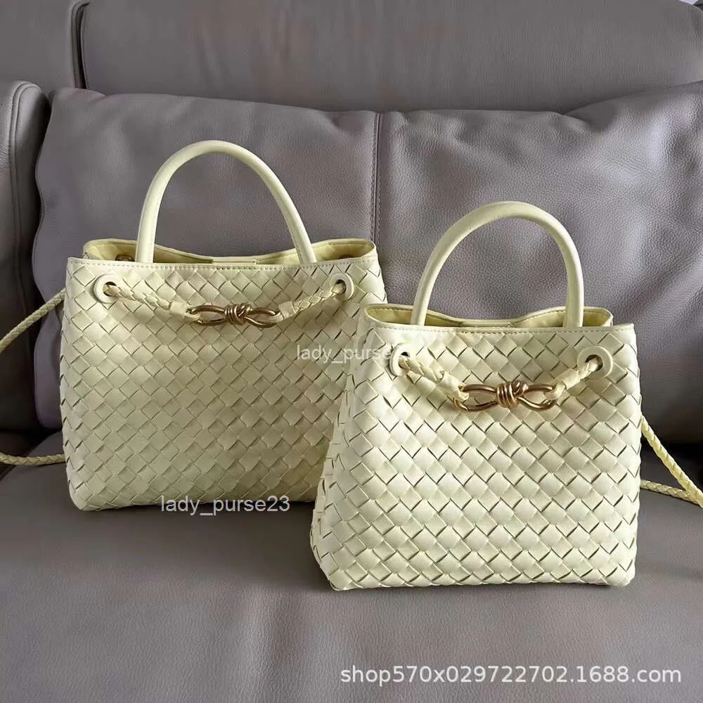 Un designer Corde Sacs Grand Panier Botegas Femme Métal Venata Boucle Tissé Fourre-Tout Andiamo Épaule Portable Lady Capacité Sac De Légumes En Cuir PBO4