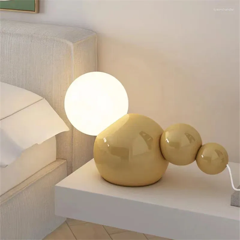 Zemin lambaları Nordic Beyaz Masa Lambası Sanat Başucu Led E27 Ampul Yuvarlak Cam Topu Çocuk Odası Yatak Odası Yaşam Sevimli Gece