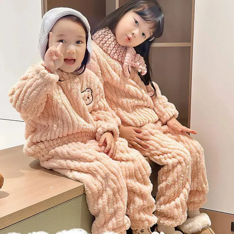 Pyjamas Les enfants d'hiver sets des vêtements de maison moelleux pour les garçons des filles chaudes épaissies adolescents pijamas vêtements 114 ans 231127