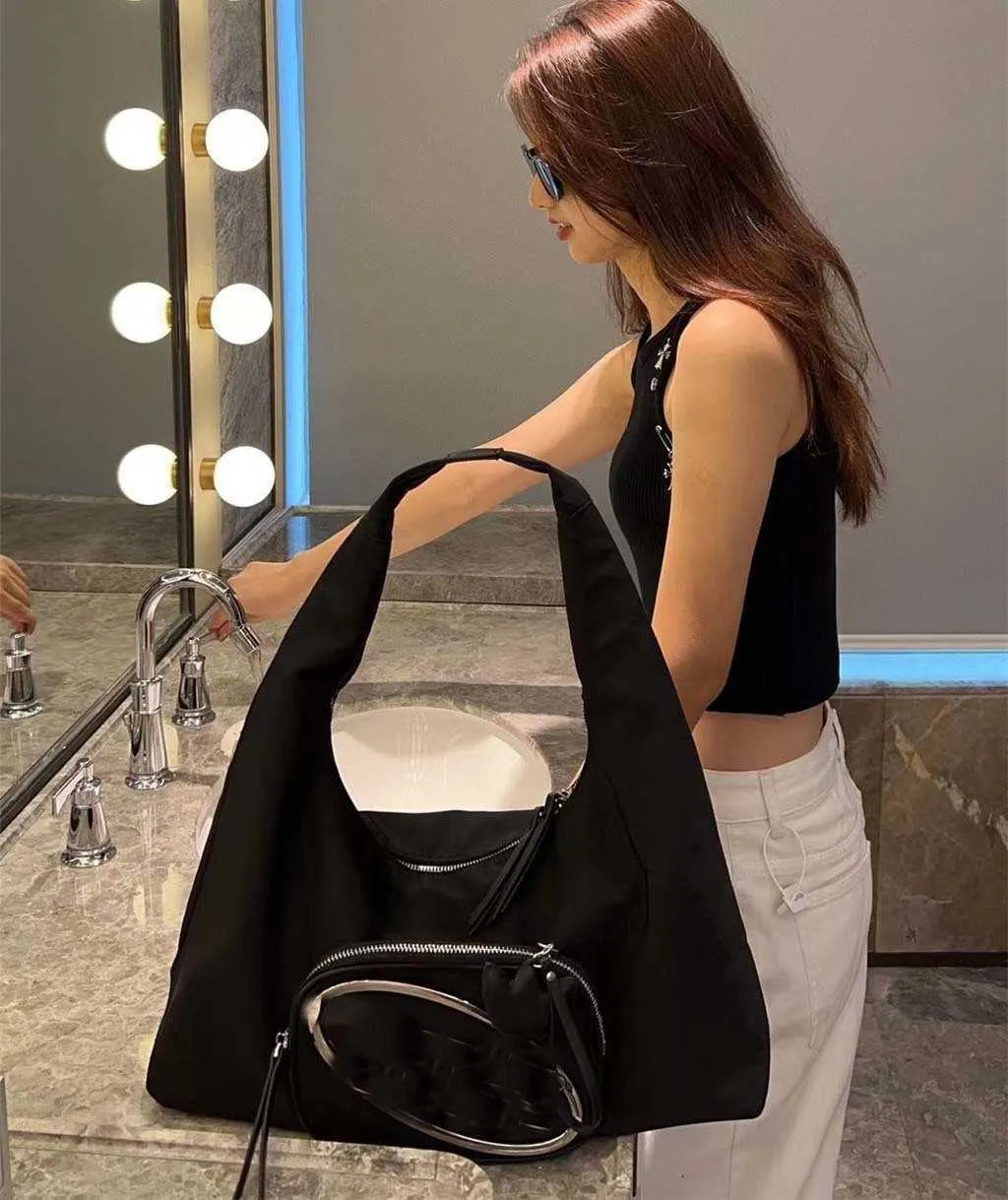 Online celebrity live streaming women's bags 2023 Popular bags Dingdang bags Lazy underarm bags Advanced feeling women's bags