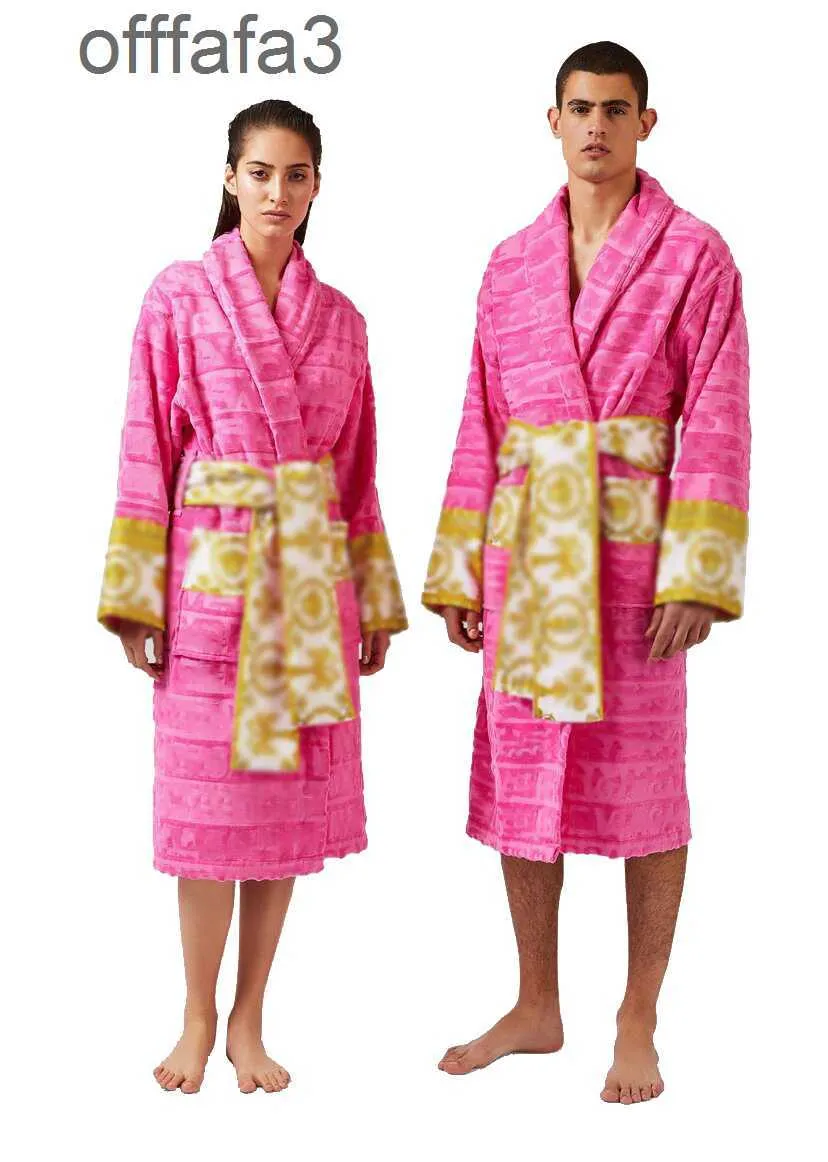 Diseñador para hombre Albornoz de algodón clásico de lujo para hombres y mujeres ropa de dormir de marca kimono bata de baño cálida ropa para el hogar albornoces unisex klw1739