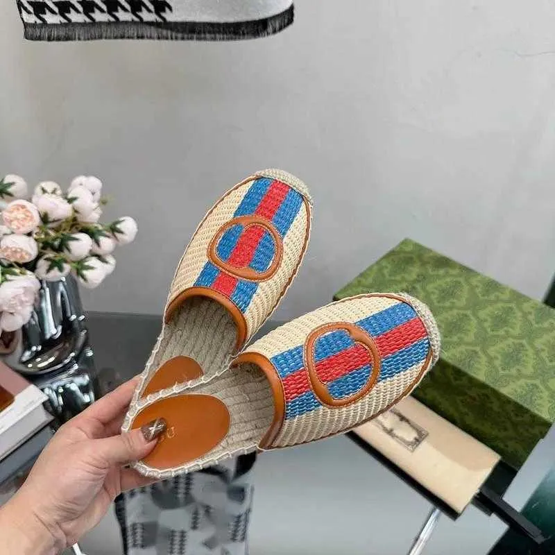 Luxury Woven espadrilles sile Women's interlocking Mules Flat Slippers Raffia sandals Top quality Casual Sand shoes factory footwear Size 35-41 231115
