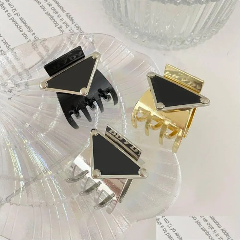 Hair Accessories Women Girl Triangle Letter Claw Clips Metal Letters Claws For Gift Party Fashion 3 Colors Drop Delivery Baby Kids Mat Dhp1H