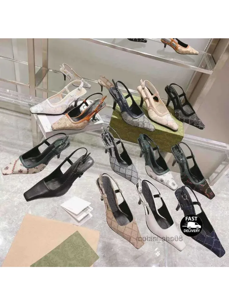 2023 Yeni Sandalet Orta Topuk Sandalet Terlik Siyah örgü Kristal Köpüklü Baskı Ayakkabıları Kauçuk Deri Yaz Ayak Bileği Kayışı Terlik 35-41