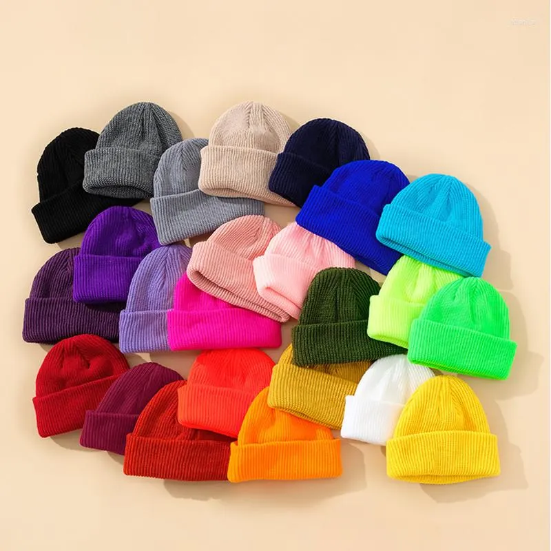 Berets 26 Colors теплые шапочки для мужчин Женщины Осень Зимняя Сплошная На открытом воздухе Skullcap Упругие хлопковые черепа для мальчика девочка