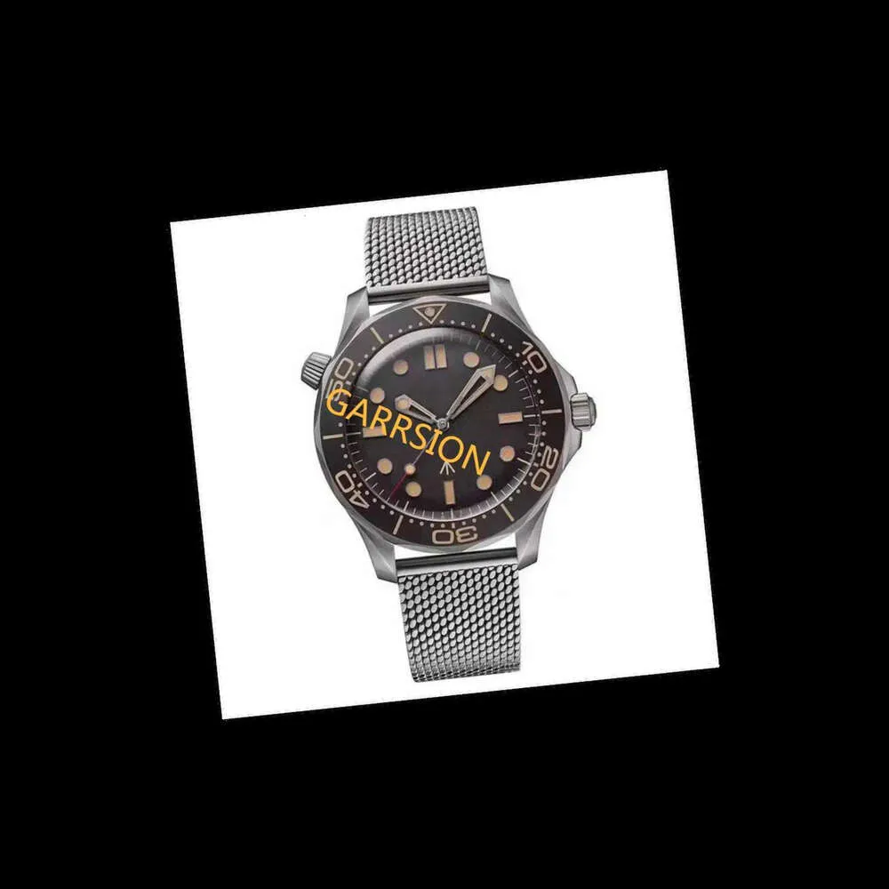 luxe horloges 600M roestvrij staal Bracelect C 8800 automatisch uurwerk herenhorloge 007 heren sportpols zwart witte wijzerplaat