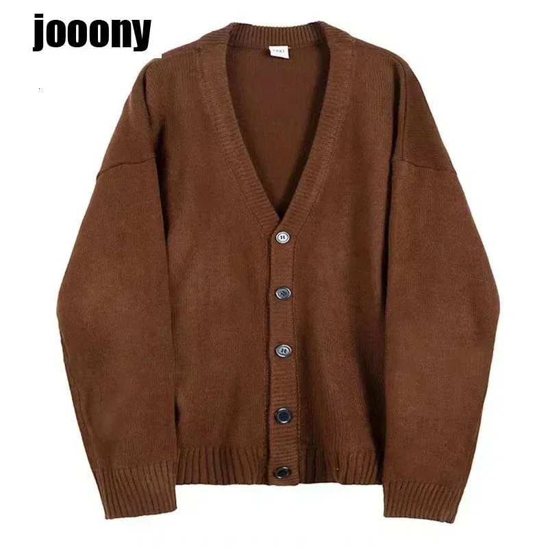 Pulls pour hommes Boutons solides à la mode Placket Knitt Automne Vêtements épaissis Manches Vneck Long Hiver Mâle Manteau de tricot Hommes Pull Cardigan 231127