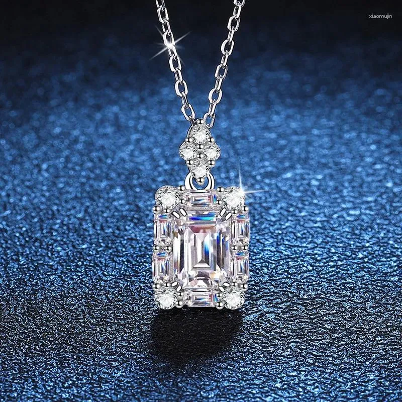 Wisiorki Kreatywne 1ct Emerald Cut Moissanite wisiorek dla kobiet 925 Srebrny srebrny przyjęcie weselne Bridal Fine Biżuteria