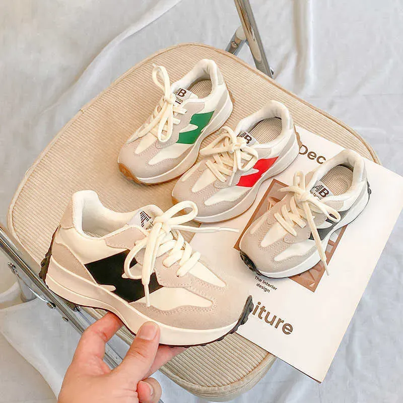 DHgate Kids Designer Sneakers Casual Lace Up Patchwork Rubber Shoes for Boys Girls White Khaki Spring Autumn 2024 Sizes 7C 13C Baby Kids Maternity