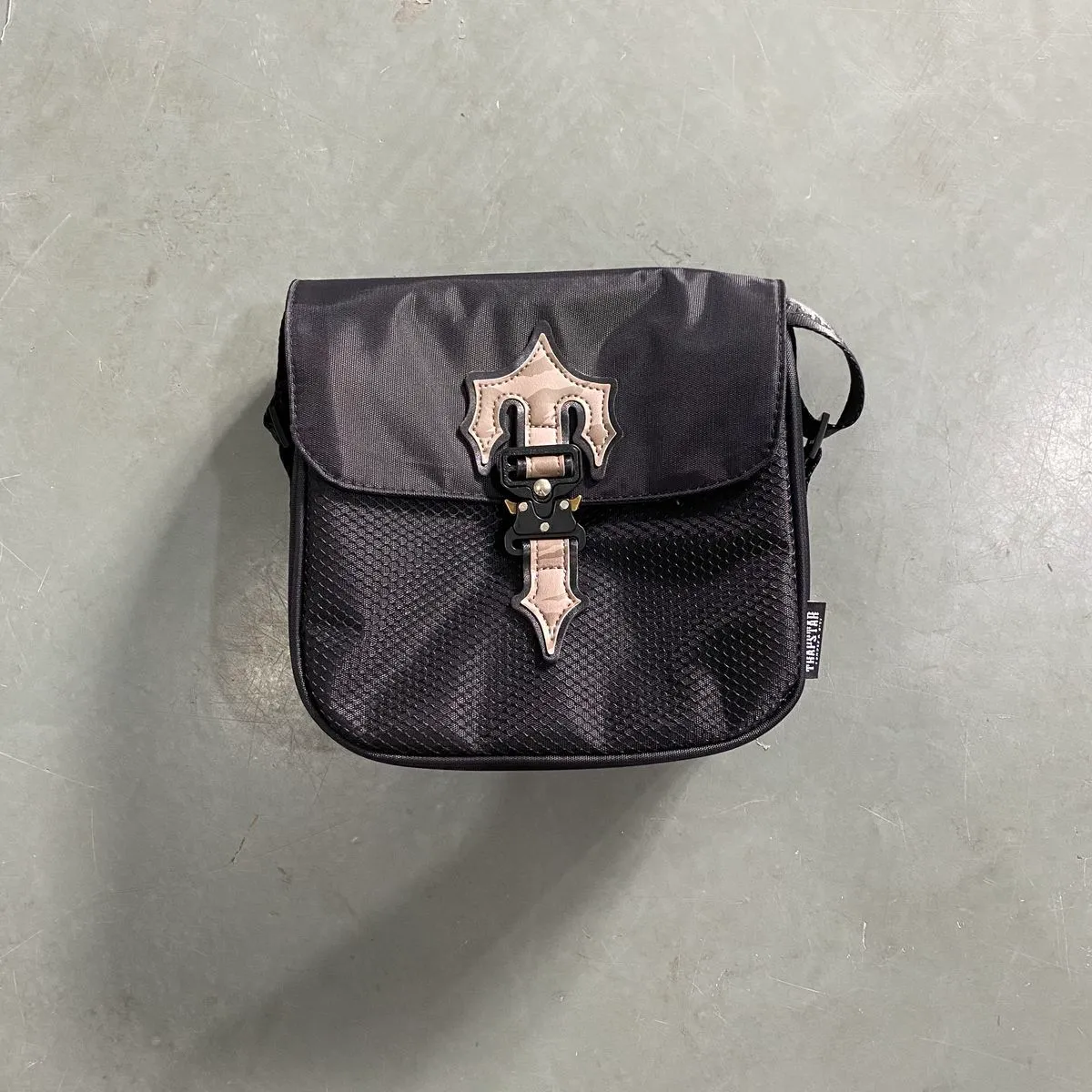 DHgate.com:Trapstars Bag Designer MESSENGER BAG Mens 1.0 DHgate.com:Trapstars Bag Designer MESSENGER BAG Mens 1.0