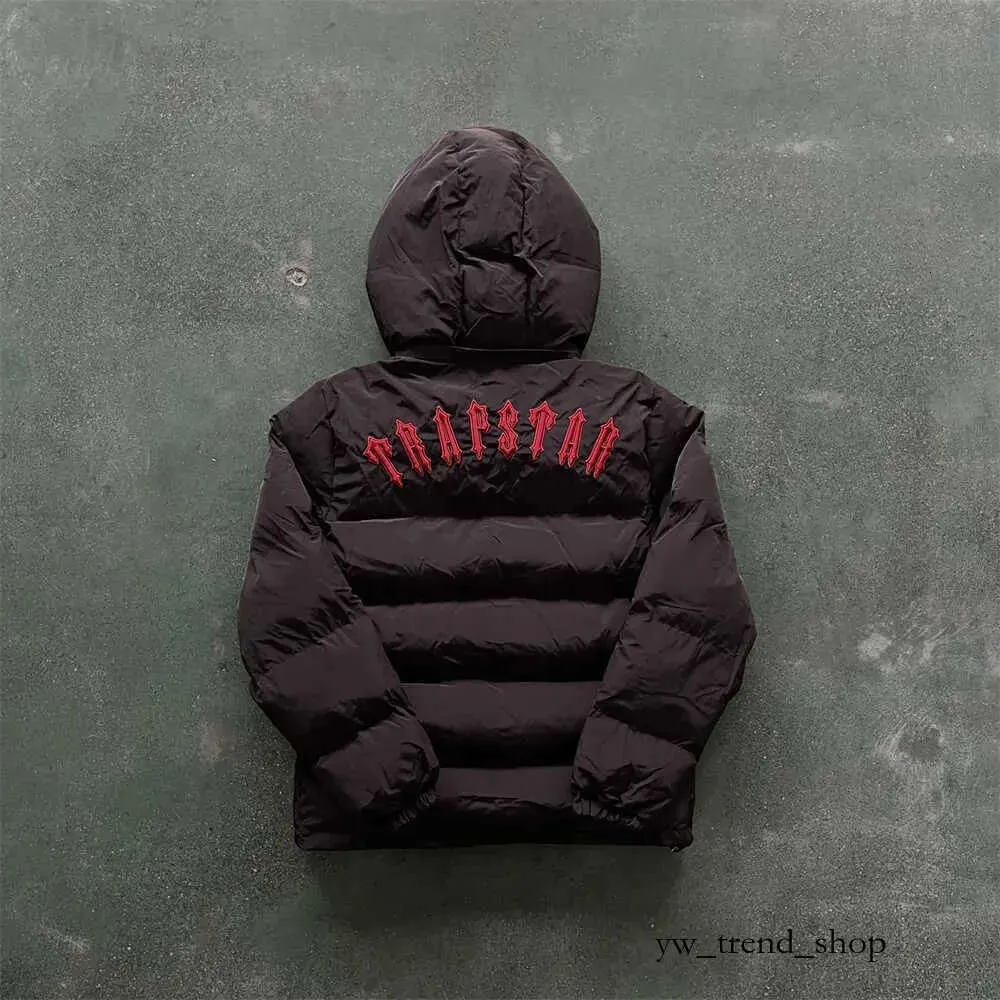 TRAPSTAR ダウン center cee着用赤刺繍 正規品 TRAPSTAR ダウン center cee着用赤刺繍 正規品 - メルカリ