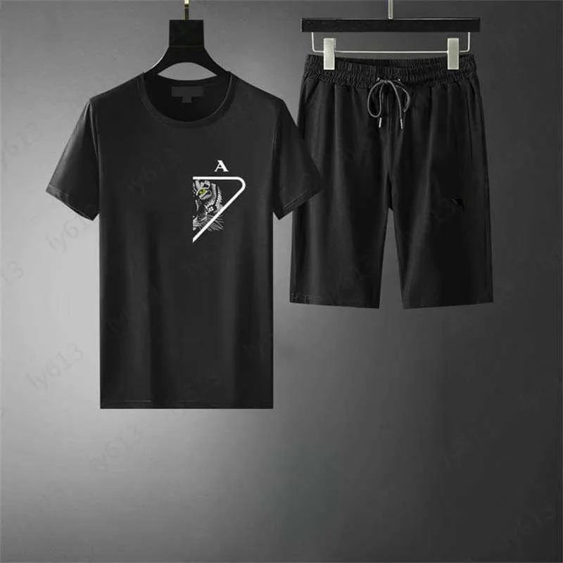 ₩69,282에서 남성 의류 세트 검은 여름 디자이너 패션 다목적 고급 자수 브랜드 인쇄 둥근 목 짧은 소매 2 조각 세트 남성 의류 2 색 | DHgate ₩69,282에서 남성 의류 세트 검은 여름 디자이너 패션 다목적 고급 자수 브랜드 인쇄 둥근 목 짧은 소매 2 조각 세트 남성 의류 2 색 | Dhgate