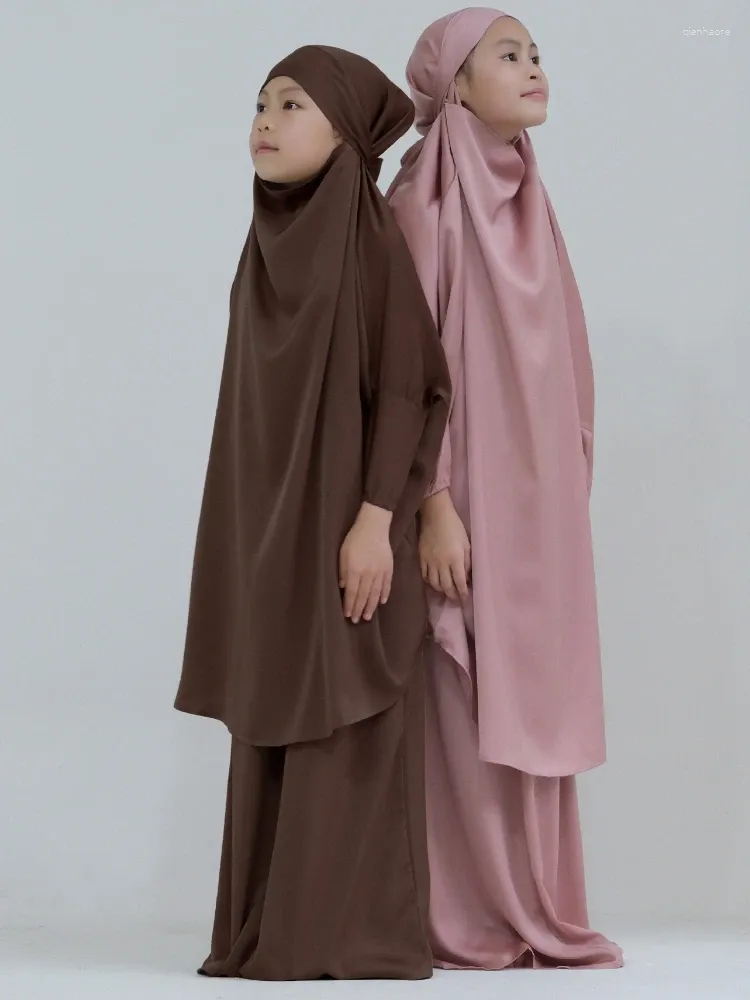 Etniska kläder Satin Khimar Abaya för barnflicka Jilbab kjol Set Islamiska ramadan muslimska barn kvinnor bönplagg dubai kalkon niqab