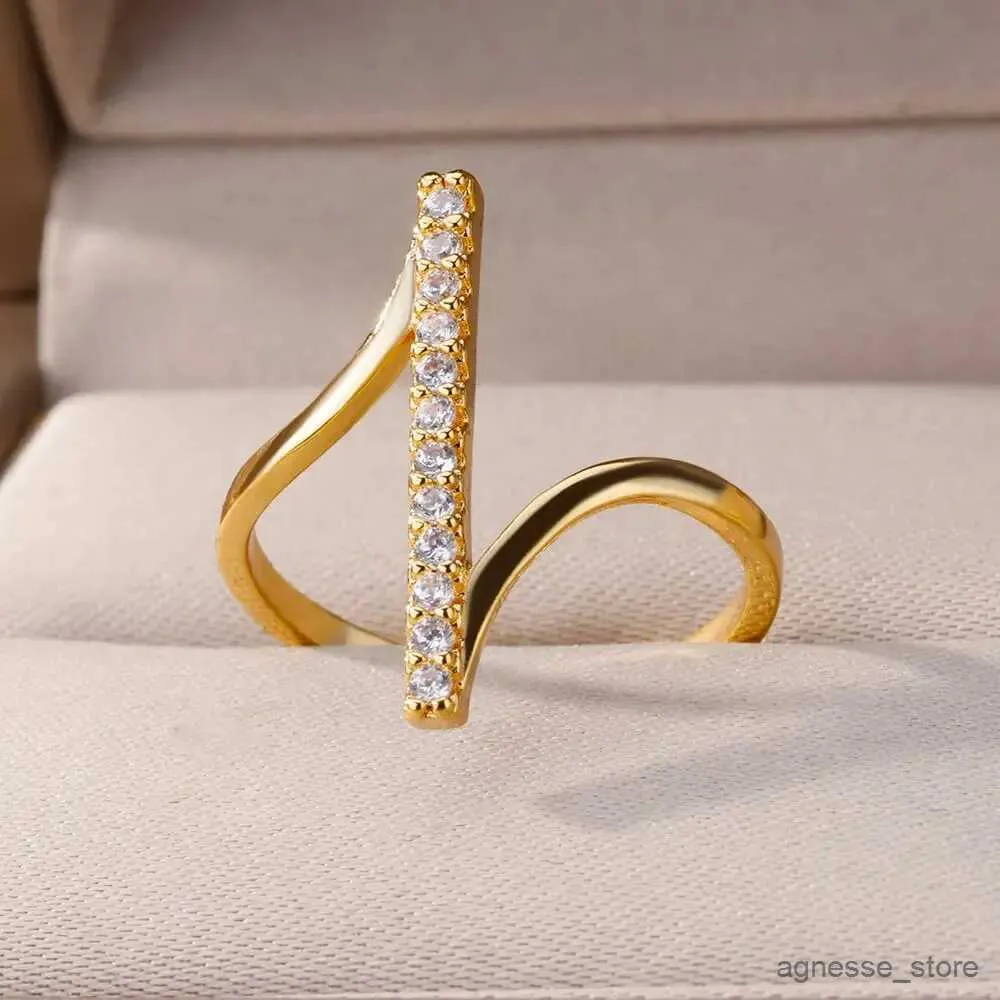 Обручальные кольца Простые блестящие циркониевые геометрические кольца для женщин Кольцо из нержавеющей стали Позолоченное обручальное кольцо на палец Ювелирные изделия Подарки для вечеринок R231128
