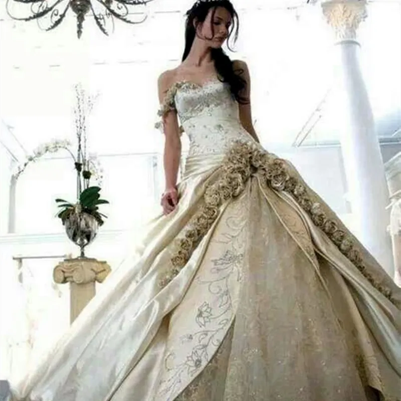 Abito da sposa champagne con ricamo vintage con fiori fatti a mano sulla spalla Abiti da sposa lunghi ed eleganti 2024 Abiti da sposa principessa