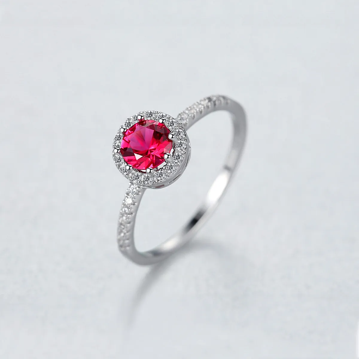 Charming Ruby S925 Silver Ring Women Fashion Luxury Brand 3A Zircão Synthetic Ring Star feminino Mesmo estilo Jóias de festas de casamento Jóias sofisticadas do dia dos namorados