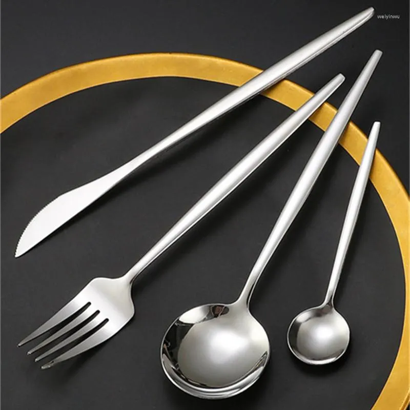 Set di stoviglie Sliver Stoviglie in acciaio inossidabile Coltelli Forchette Cucchiai Portogallo Set di posate opache occidentali Lavabile in lavastoviglie Cucina