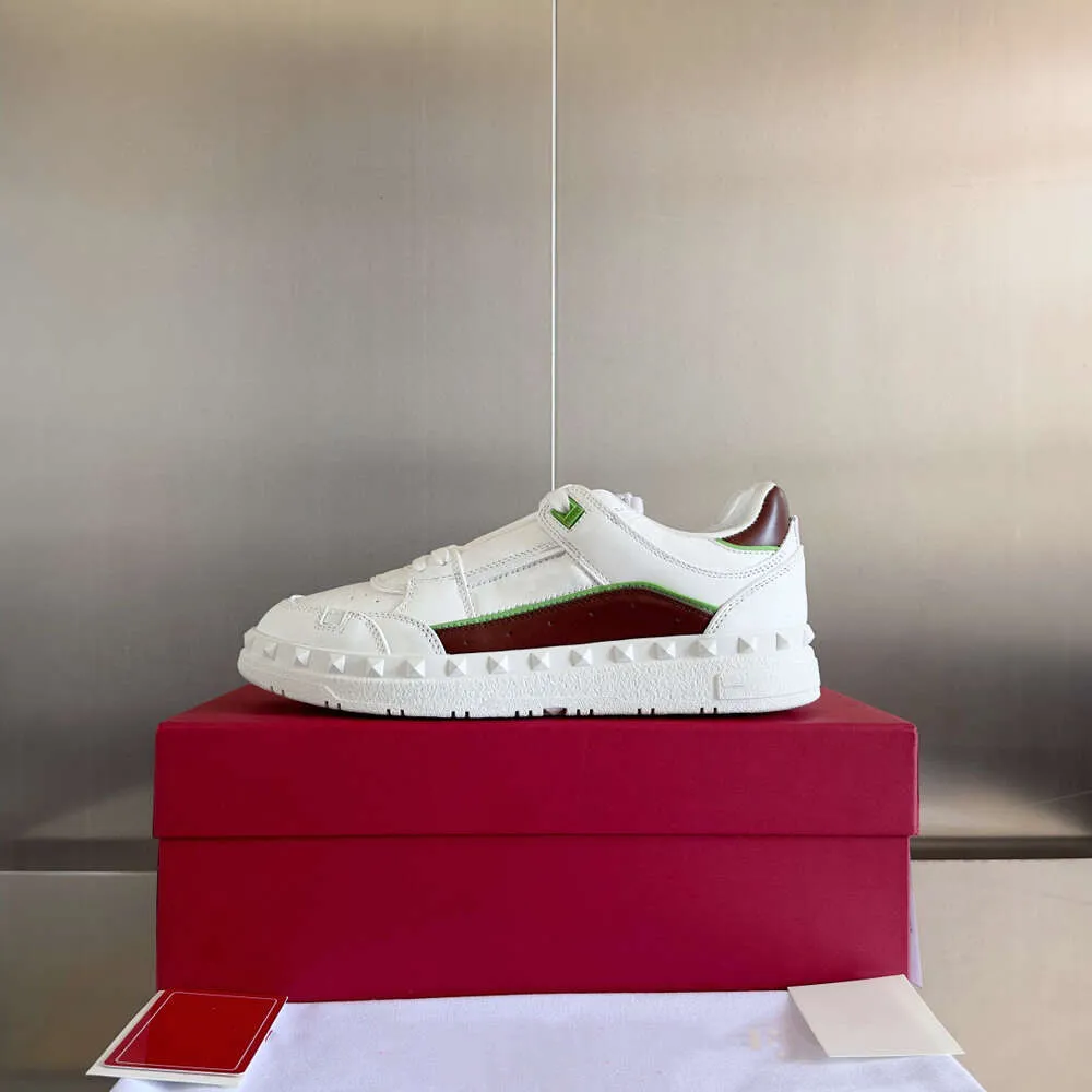 DHgate.com:Valentino Designer Sneakers, Low Top, New 2023 DHgate.com:Valentino Designer Sneakers, Low Top, New 2023