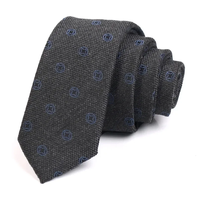 Cravates pour hommes 6CM gris foncé cravates de haute qualité mode cravate formelle pour hommes costume d'affaires cravate de travail avec boîte-cadeau 231128