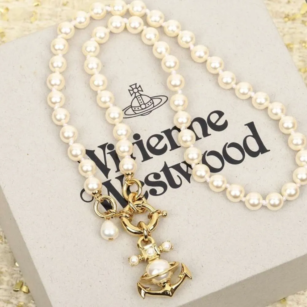 Designer Viviane Westwood New Viviane 23 år New Western Empress Dowager High Edition Anchor Pearl Necklace Light Luxury Small Mångsidig smycken Colla