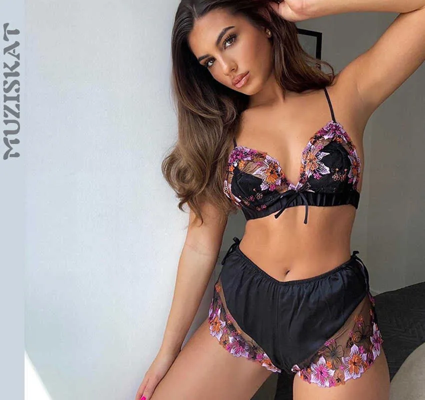 مجموعة مثيرة مجموعة التطريز الخلط للنساء للنساء مجموعة 2022 Sexit Sexy Sexy Set Lingerie اثنين من القطعة النساء اللطيفة مثيرة الملابس الداخلية p230428