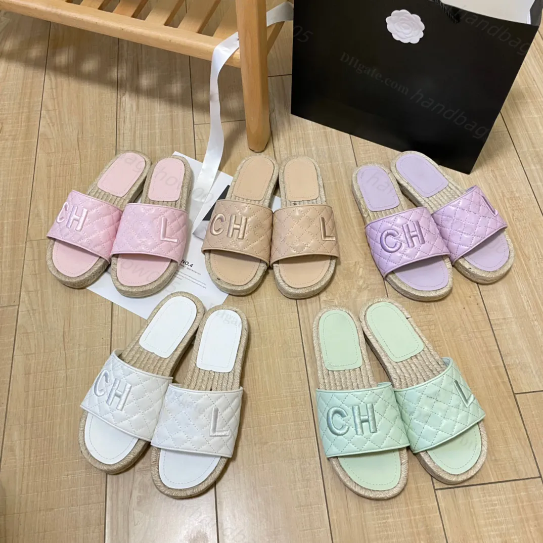 Luxury Women Sandals Ladies Leather Straw woven Slippers shoes Fashion Letter shoes slippers Beach flat mules Classic Casual Shoes Platform sandals