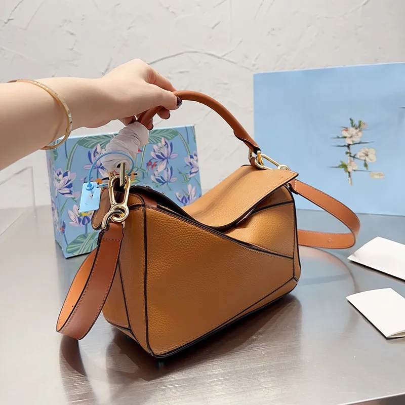 Bolso cruzado de diseñador Loe para mujer, bolso de mano informal con ilustraciones medianas de alta calidad, bolsos ligeros de dos tonos, bolsos de fin de semana de 24cm