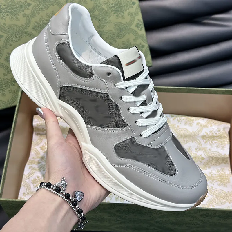 Uomo Donna Ultima Primavera Estate Scarpe sportive casual Tendenza moda Designer Scarpe da ginnastica di marca Suola spessa rinforzata Scarpe da uomo nere Taglia di alta qualità 45 46