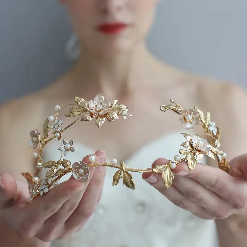 Wedding Hair Jewelry Gold Color Leaf Floral Wedding Tiara Hair Crown Rhinestone Accessories Handmade Bridal Headband Women Party Headpiece 231128