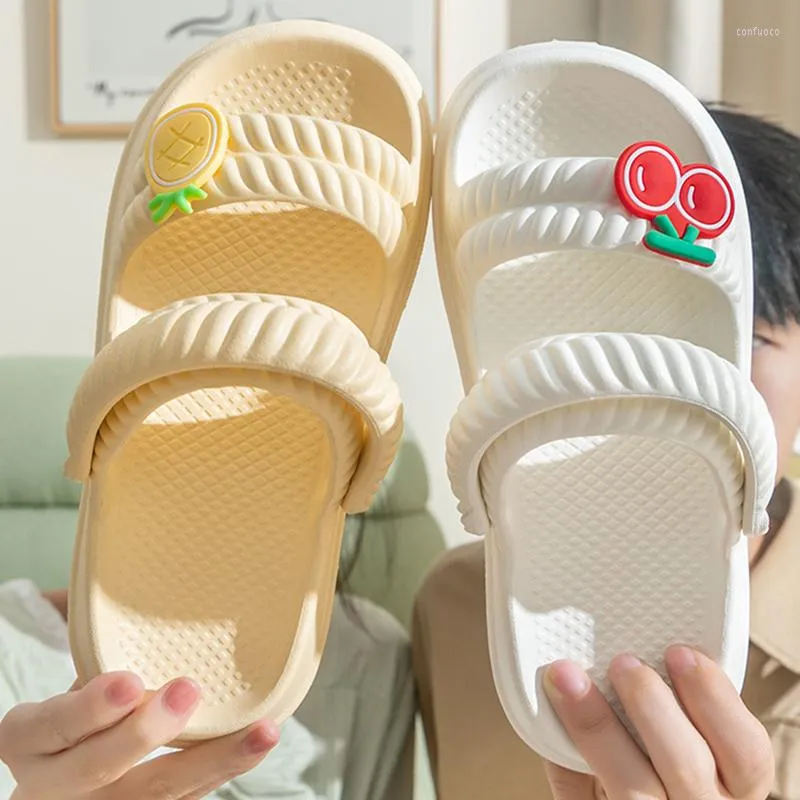 Tofflor söta frukter design kvinnor 2023 sommar inomhus plattform mjuk icke-halk sandaler hem badrum kvinna skor