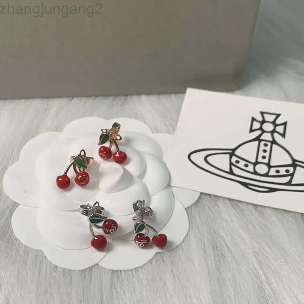 디자이너 Viviene Westwoods New Viviennewestwood Empress Dowager Cherry Saturn Earrings 신선하고 달콤한 작은 향기 풍차 밀리 매리 행성 귀걸이