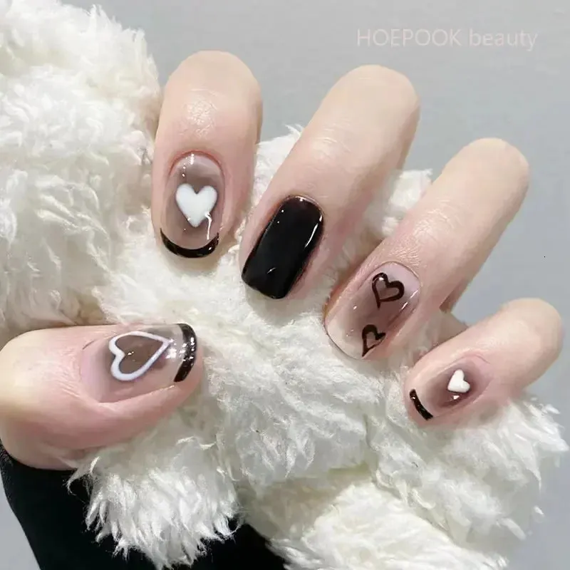 False Nails 24pcs 검은 심장 관 귀여운 kawaii 프레스 완성 된 전체 커버 인공 가짜 손톱 매끄러운 제거 가능한 거짓 손톱 231128