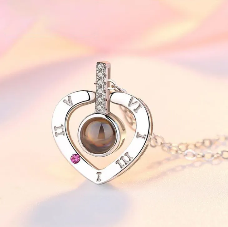 Ciondoli 100 Lingue Ti Amo Collana Ciondolo Proiezione Femminile Catena Premium Sense per Clavicola Regalo di San Valentino Gioielli