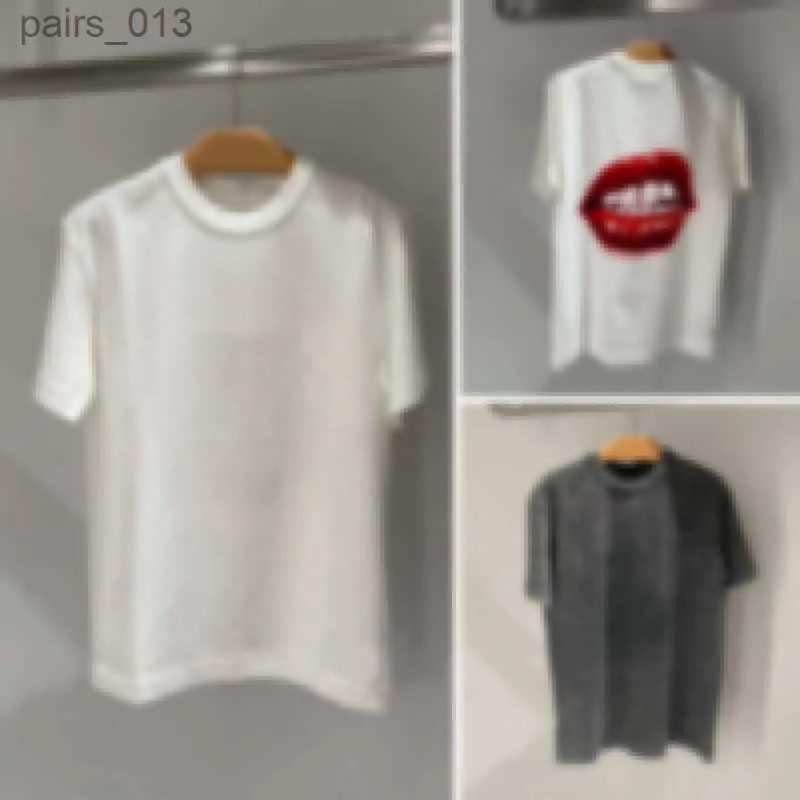 Men's T-Shirts 23 men and women contrasting color back with large red lips printed round neck short sleeved T-shirt YQ231128