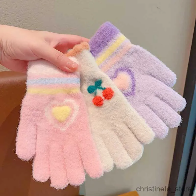 Manoplas para niños Nuevos niños niñas Lindo tejido Cereza Corazón Animales Guantes suaves de cinco dedos Guantes cálidos para niños al aire libre Guantes de colores para niños