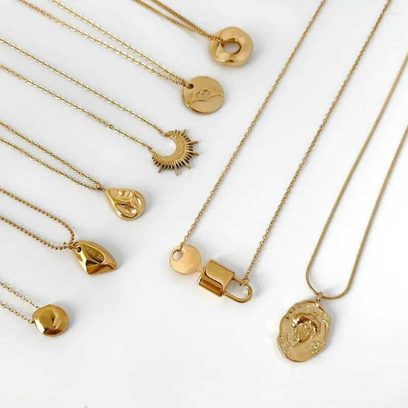 Цепи Винтажные ювелирные ювелирные изделия Металлическая солнечная луна Круглый подвесной золото ожерелья для женщин из нержавеющей стали.
