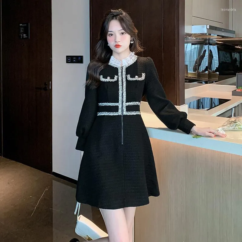 Casual Dresses Vintage Black Tweed Party Dress Fashion Lace Patchwork Elegant Mini Lady Temperament Woolen Mock Neck Zipper G361