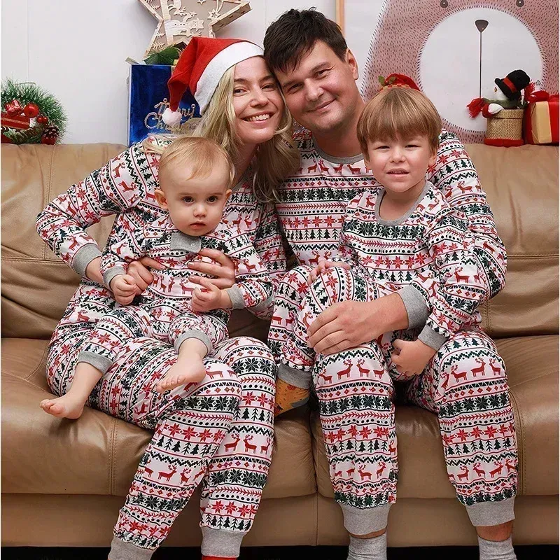 Family Matching Outfits Christmas Moose Family Matching Pajamas Set Year's Clothes Adults Kids Sleepwear Baby Rompers Soft Loose Xmas Outfits 231128