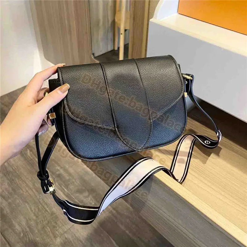 Luxurys tasarımcılar marka omuz çantaları çanta vintage kız moda kadınlar klasik crossbody çanta 2023 çanta 5a flep debriyaj kotları gerçek deri