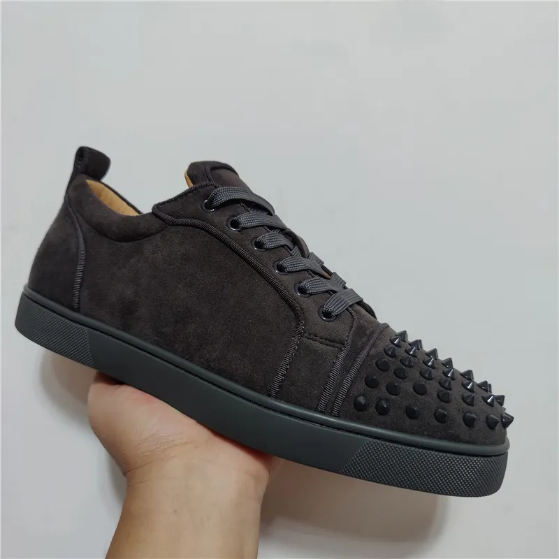 Designer fritidsskor till salu Röd sula Low Top Platta Spikes Flats Svart Blå Grå Mocka Män Kvinnor Bal Bröllopssko Sneakers Med Dust Bag EU 36-46