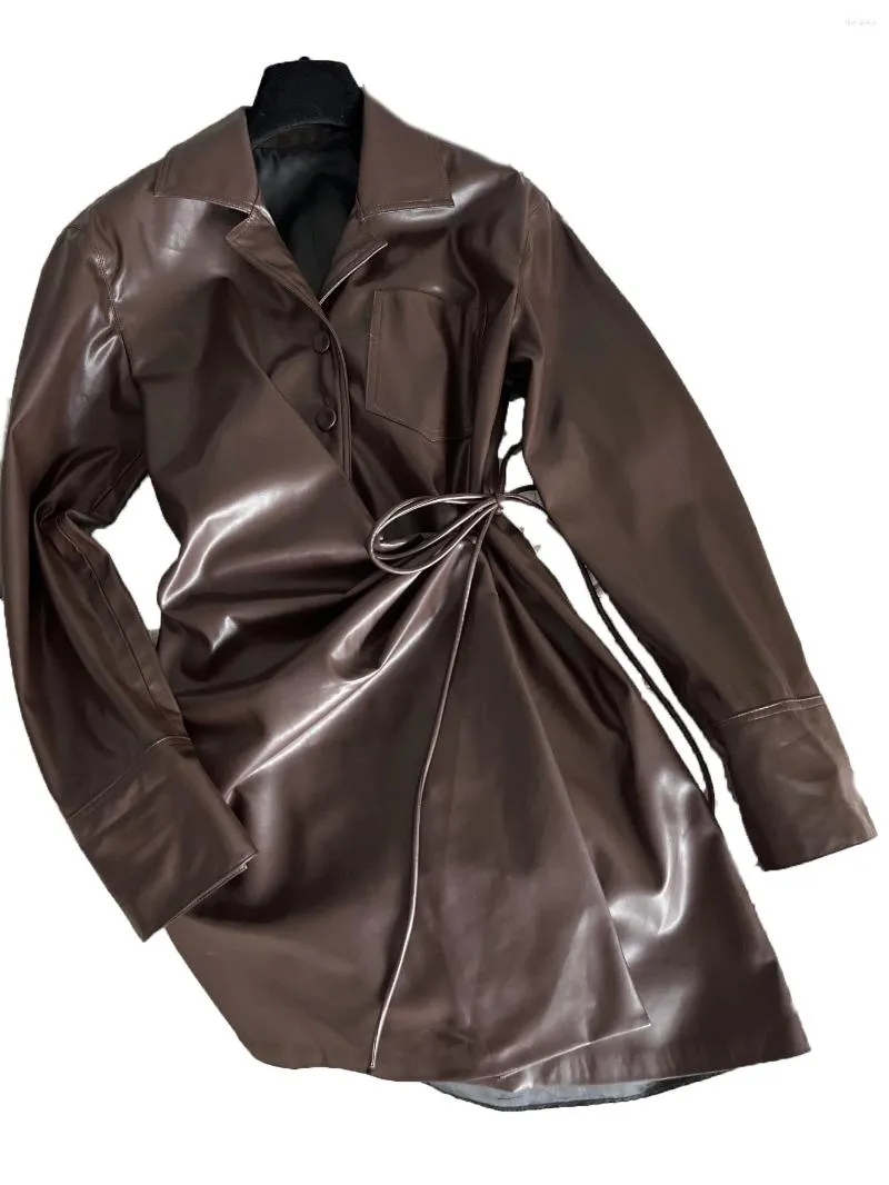 Robes décontractées Chemise à la taille Robe en cuir Personnalité à la mode Atmosphère Confortable Polyvalent 2024 Automne et hiver 1023