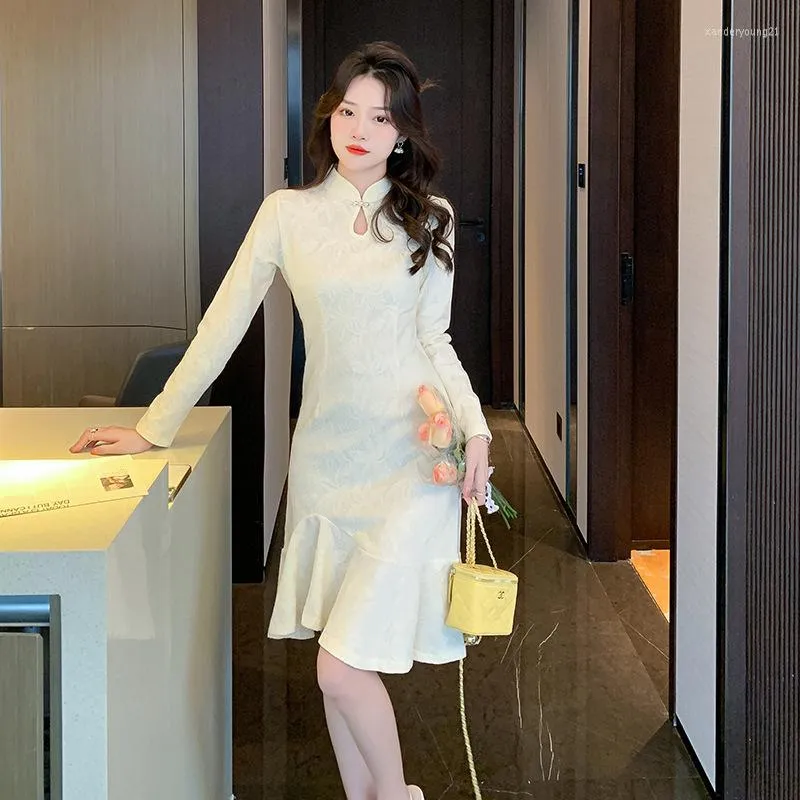 Ethnische Kleidung Cheongsam Toasted Traditional Chiese Style Bridal Senior Sense Lace 2023 Frühlings- und Herbst-Langarm-Verlobungskleid