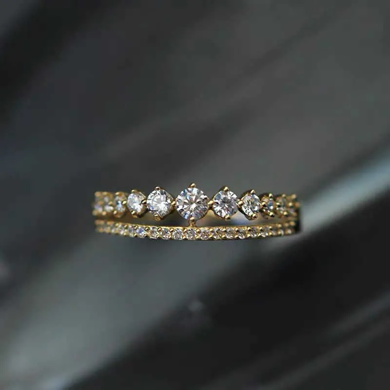 Pierścienie zespołowe Zhouyang Pierścienie dla kobiet lekkie luksusowe delikatne podwójne rzędu cyrkon jasny złoty kolor palec Pierścień nowa biżuteria mody KBR278 Z0428