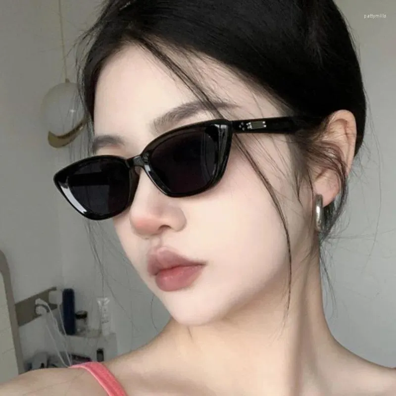 Óculos de sol estilo coreano mulher óculos de sol gato olho forma uv400 proteção feminino legal elegante mulheres