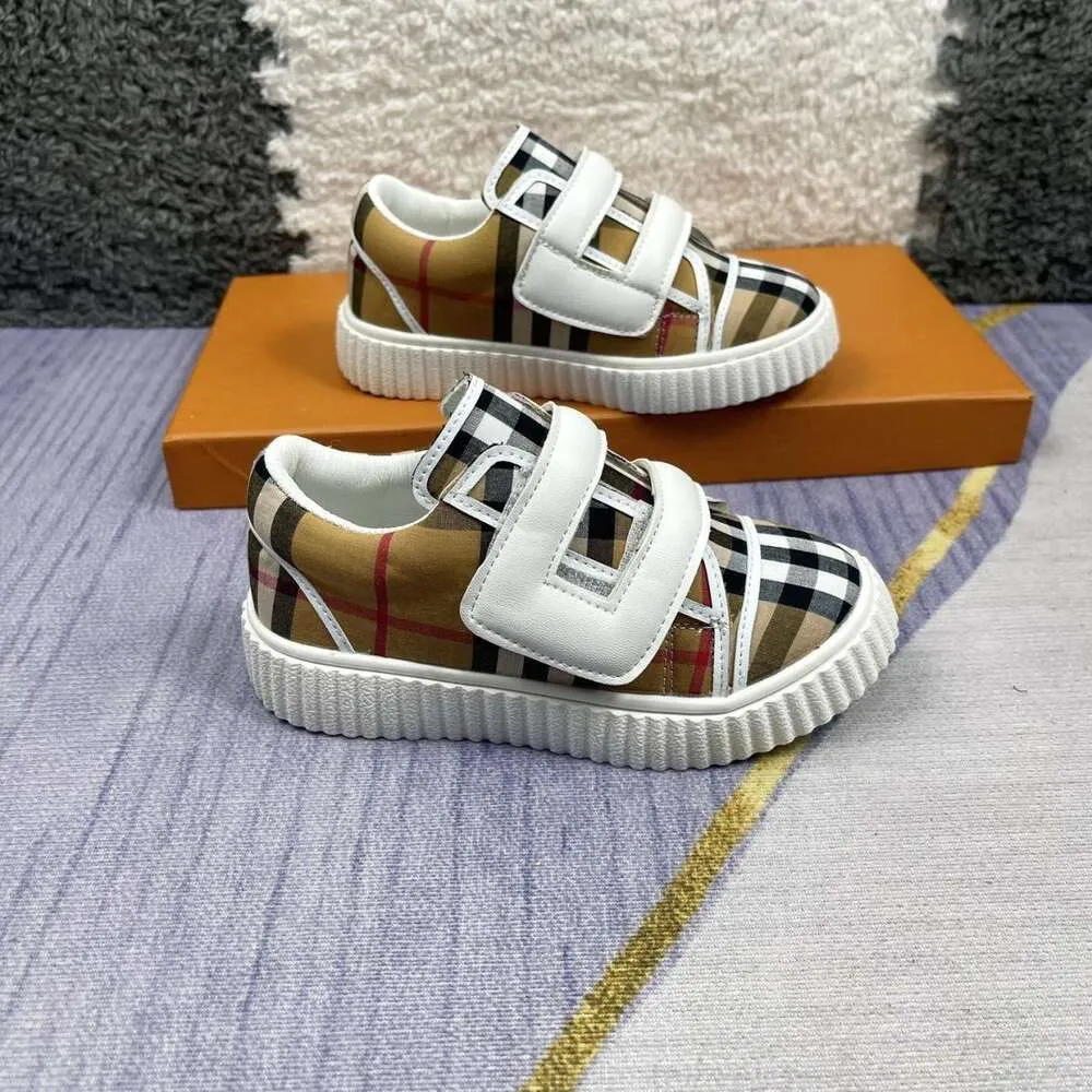 Klassieke 2023 baby kinderschoenen luxe designer kinderen peuter sneakers baby jongens en meisjes Retro schoen Zwart Wit Outdoor Sport Trainers