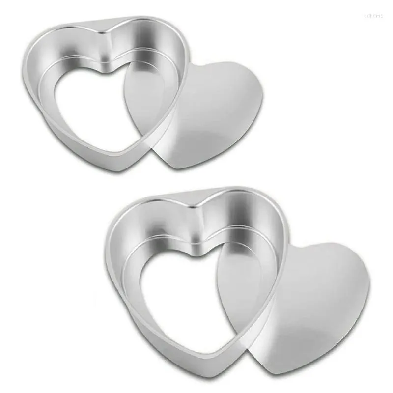 Moldes de cozimento 2pcs Alumínio em forma de coração Pan de molde DIY Ferramenta com push de fundo removível para o casamento de festa