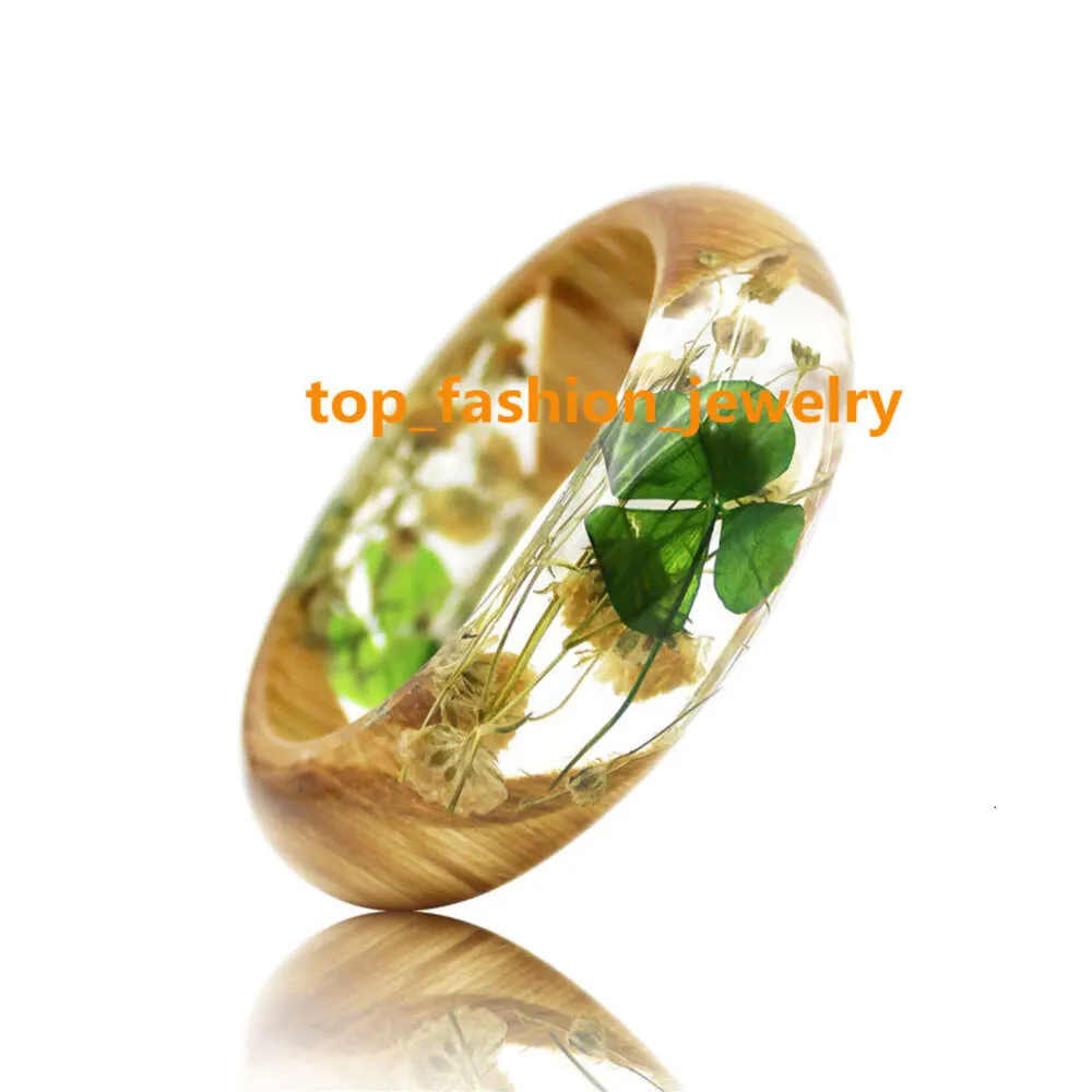 Wide Lime and Café-au-Lait Resin and Wood Bracelet – alpanabawa
