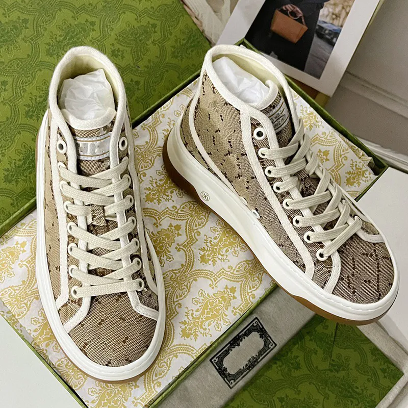 Mens Woman Casual Sports Shoes Fashion Trend Designer Brand High-Top Heavy-Soled Presbyterian Casual Sneakers Thick Sole Höjd Mens Sheess Top Quality