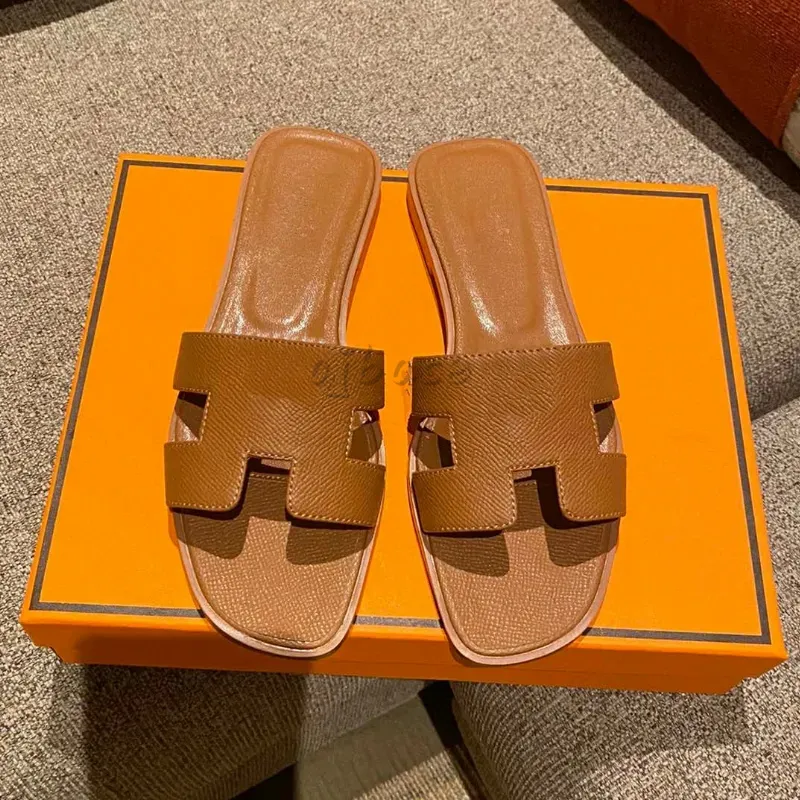 Chinelos de praia de verão de luxo sandálias slides para mulheres senhoras moda casual luz clássico couro liso sólido casa mules sapatos