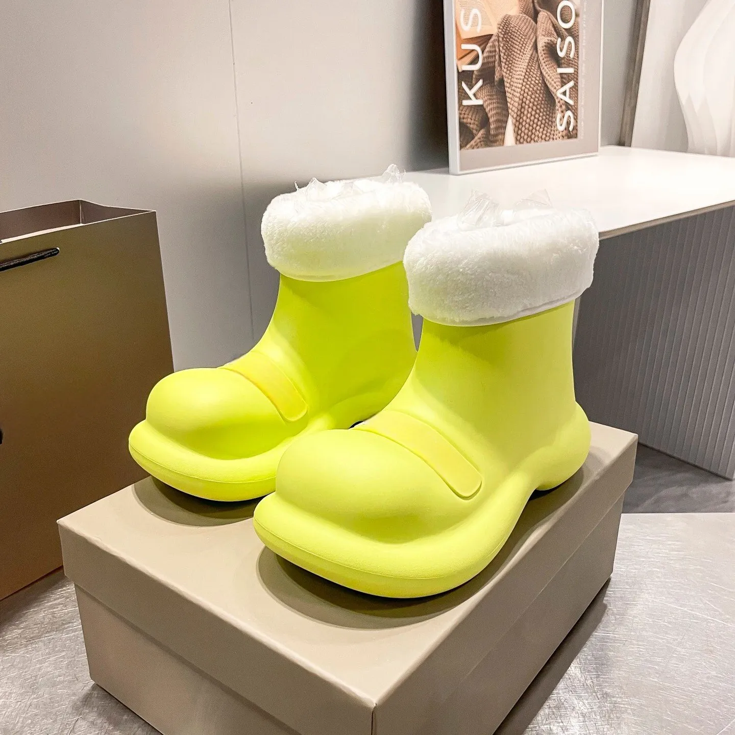 Designer regenlaarzen Damesmode Antislip regenlaarzen Volwassen waterschoenen Waterdicht Vrije tijd korte laarzen met warme wol grote teen Wintersneeuw enkellaarzen voor dames